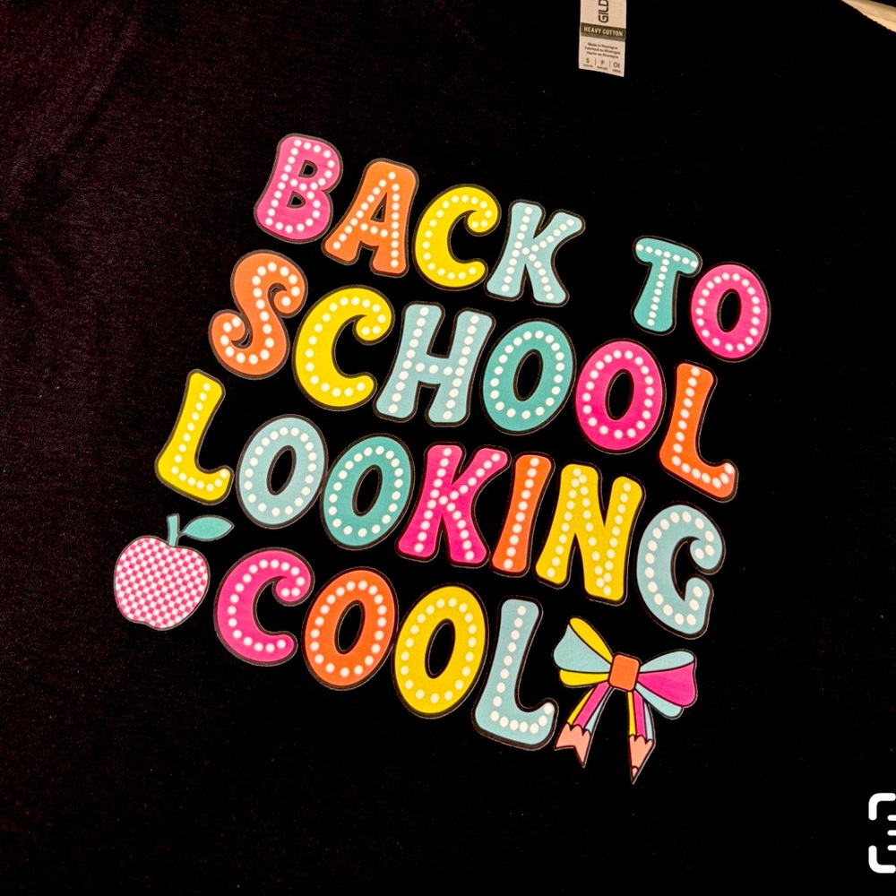 School Tee📚BRAND NEW✏️